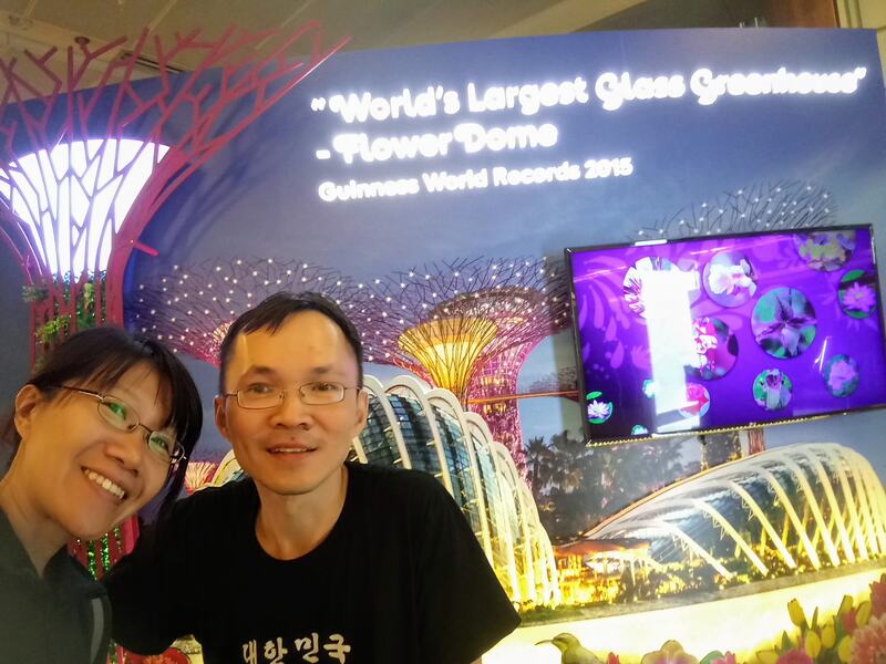 A final photo message to tell him we had arrived safely in Garden City, Singapore □□! -- with Peh Khee Sim.
